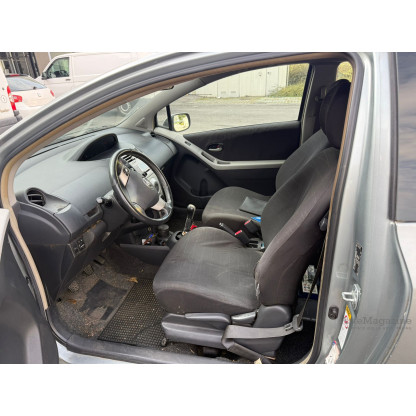 LOTTO 1: AUTOVETTURA TOYOTA YARIS