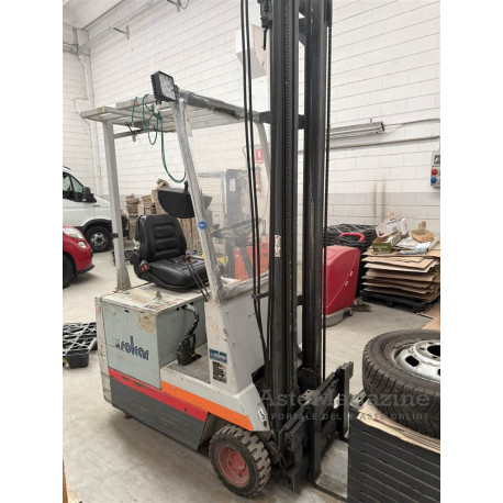 LOTTO 1: CARRELLO ELEVATORE E TRANSPALLET